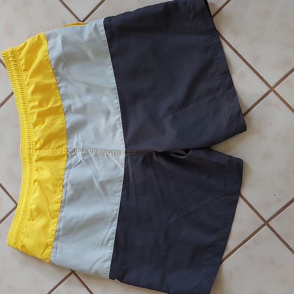 Perry Ellis America Active Swim Trunks - Picture 2 of 10